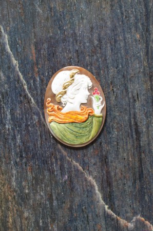 Dipinto ad olio e foglia oro.